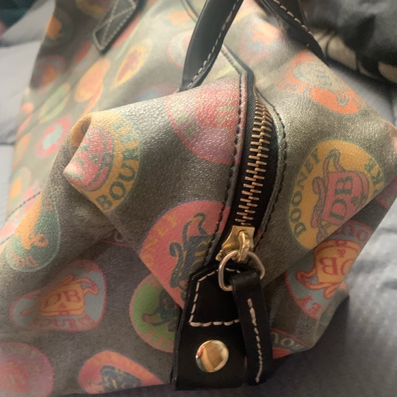 Dooney & Bourke Medallion Print Large Satchel. - Picture 5 of 9